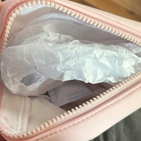 Dior Soft Pink Cosmetic Case - Picture 5 of 5